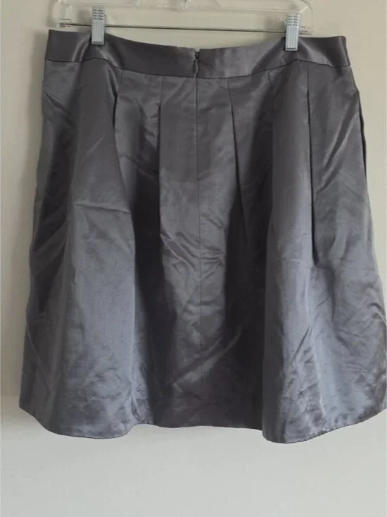 CLUB MONACO | Silk Skirt Shiny Pleated Silver Gray Sz 12 - Picture 2 of 7